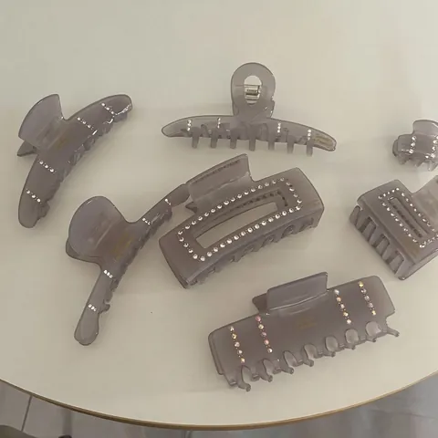 Pince à Cheveux Crabe en Acrylique Gris Semi-Translucide Style Français Avec Strass Grande Pince Géométrique pour Femmes
