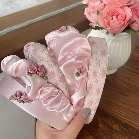 Women Vintage Pink Floral Padded Headband Ruched Wide Hair Band With 3D Flower Elegant Satin Hair Hoop Hair Accessories