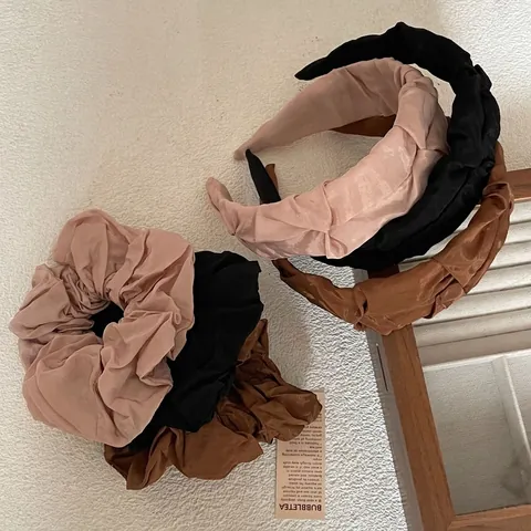 Morandi Color Pleated Satin Fabric Headband French Vintage Elegant Wide Edge Head Hoop For Women Fashion Hair Accessories