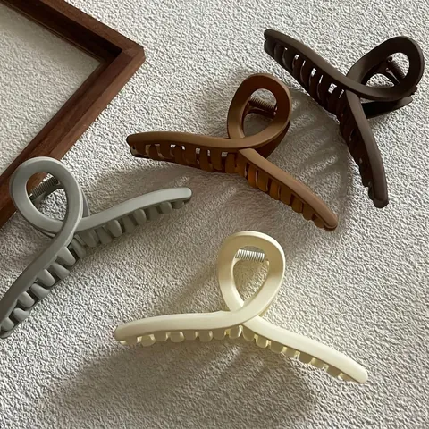 Matte Acrylic Hair Claw Clip For Women Large Nonslip Solid Color Shark Clip Simple Geometric Commuter Hair Accessory