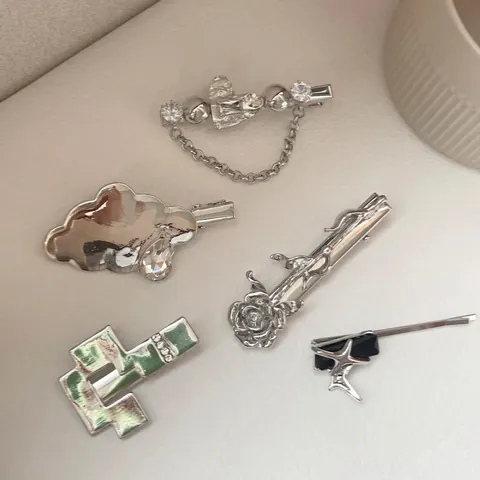Y2K Zilver Legering Haarclip Vrouwen Strass Ketting Hart Vlinder Eendensnavel Clip Ster Wolk Minimalistische Koude Stijl Haaraccessoire