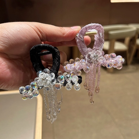 Pinza per Capelli con Nappina in Cristallo di Lusso per Donna Elegante Fatta a Mano Avvolta in Satin con Perline