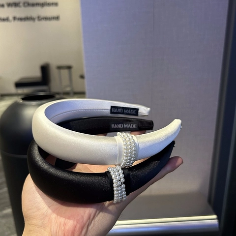Eleganter Gepolsterter Satin Haarreif Für Damen Vintage Kunstperlen Dekor Breites Haarband Handgefertigter Haarschmuck
