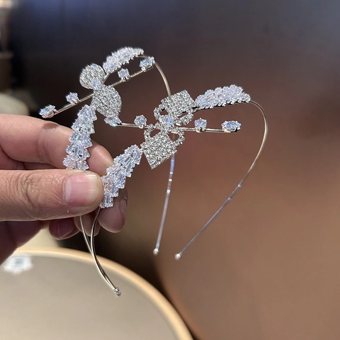 Diadema Elegante de Aleación Plateada con Circonita Mariposa Flor Strass Lazo Banda para el Pelo Boda Fiesta Joyería