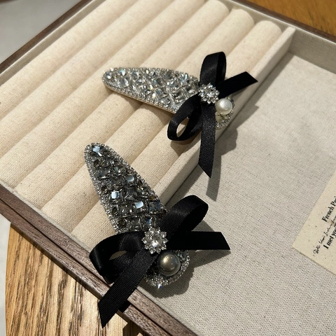 Elegante Fermaglio per Capelli con Fiocco e Strass per Donna Stile Coreano Fiocco in Raso e Perla Artificiale Intarsiata