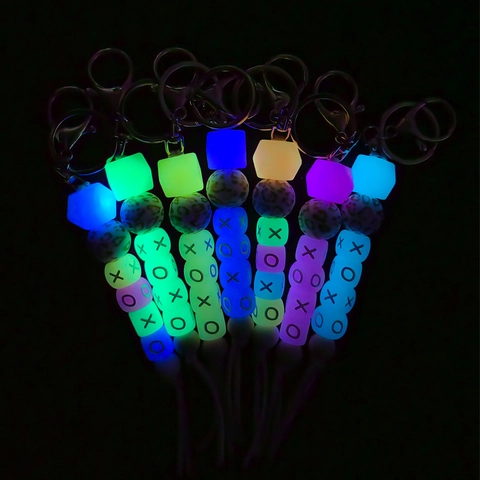 Glow In The Dark Silicone Bead Keychain Bracelet For Women Leopard Print XOXO Beads Tassel Alloy Key Ring Fashion Jewelry