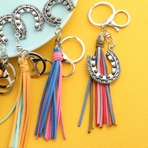 Vintage Western Horseshoe Keychain With Bohemian Colorful Suede Tassels Alloy Metal Horseshoe Bag Charm Pendant Accessories