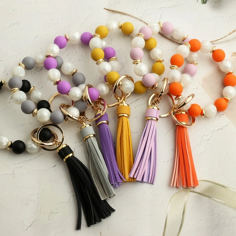Silicone Bead Keychain Bracelet For Women Wristlet Keychain With PU Leather Tassel Wood Bead Elastic Bangle Key Ring Jewelry Accessory