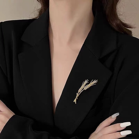 Elegante Spilla a Forma di Spiga di Grano in Rame Placcato Oro Micro Intarsio in Zirconia per Donna Gioielli Francesi Vintage
