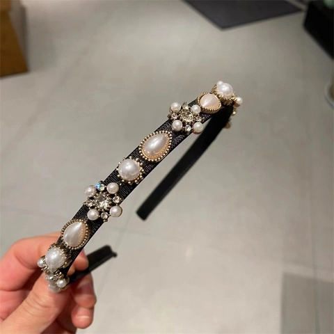 Cerchietto per Capelli Francese Elegante con Perle Artificiali e Strass per Donna Dolce Decorazione Floreale in Tessuto Nero Retro Accessori Moda