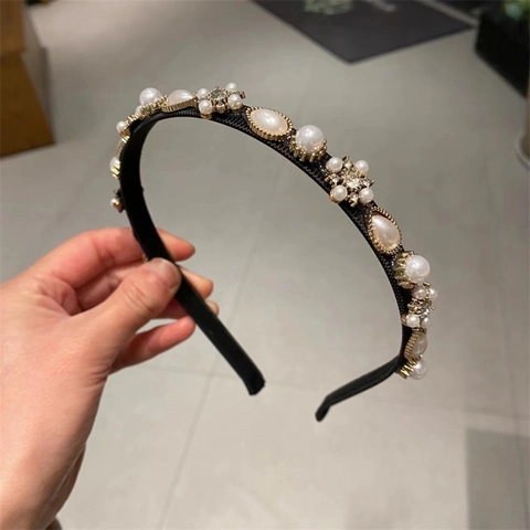 Cerchietto per Capelli Francese Elegante con Perle Artificiali e Strass per Donna Dolce Decorazione Floreale in Tessuto Nero Retro Accessori Moda