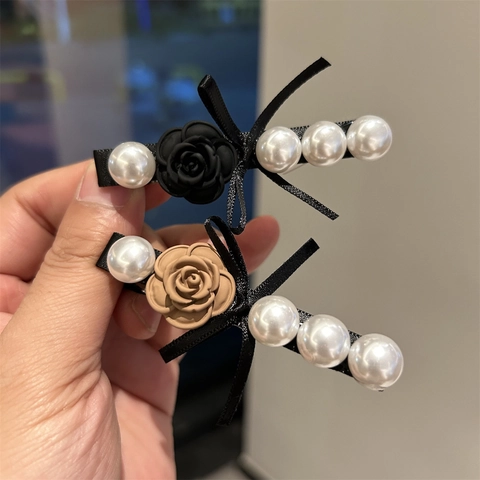 Pinza para el Cabello de Camelia y Perla Artificial Vintage Francés Elegante Lazo de Satén Rosa Clip de Pico de Pato Joyería para Pelo