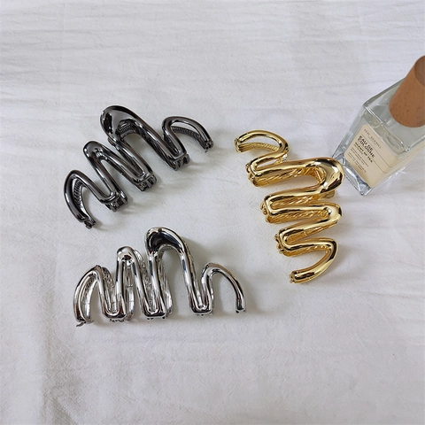 Elegant Metal Shark Clip Large Hair Claw For Women Wave Design Alloy Hair Clip Nonslip Hair Accessories For Thick Hair