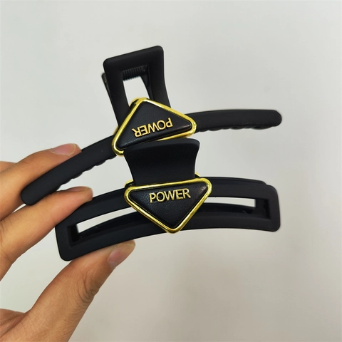 Pinza per Capelli Nera Opaca in Acrilico con Decorazione a Triangolo Stile Coreano Grande Fermaglio Accessori per Capelli Donna
