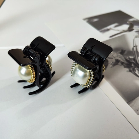Französisch Retro Elegant Acryl Künstliche Perle Strass Haarkralle Süß Schwarz Haarspange Für Damen Täglich Haar Styling Schmuck