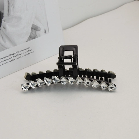 Elegant Heart Rhinestone Acrylic Hair Claw Clip For Women Large Black Shark Clip Non-Slip Hair Accessory Minimalist Jewelry