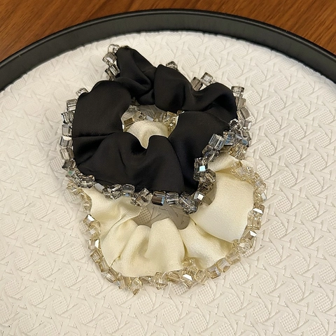Scrunchie di Lusso in Raso con Bordo di Cristallo Grande Anello per Capelli Donna Elegante Corda per Capelli Fatta a Mano Accessorio
