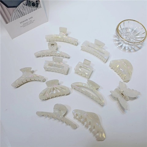 Pinza a Artiglio in Acetato Iridescente Retrò Francese Grande Quadrata Farfalla Traforata Shark Clip Accessori per Capelli in Stile Coreano da Donna