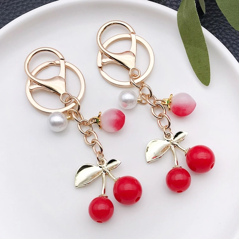 Sweet Resin Simulation Fruit Keychain For Women Creative Cherry Peach Strawberry Pendant With Faux Artificial Pearl Metal Leaf Bag Decor