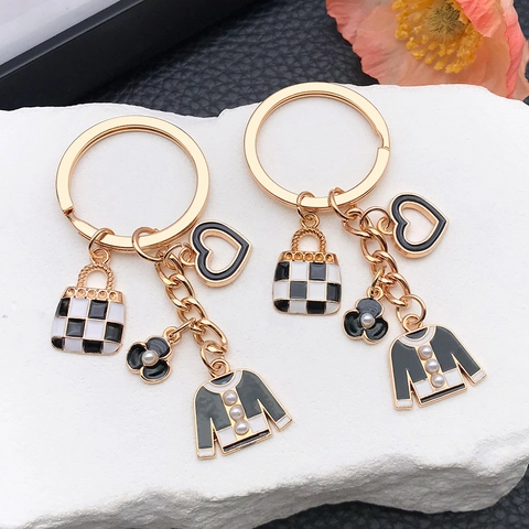 Damen Emaille Zinklegierung Schlüsselanhänger Vergoldet Schachbrett Tasche Blume Herz Anhänger Mode Tasche Schmuck Geschenk