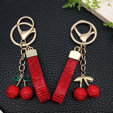 Llavero de Cereza con Strass Rojo Brillante y Fruta de Resina Anillo de Aleación Dorada Colgante de Bolso para Mujer