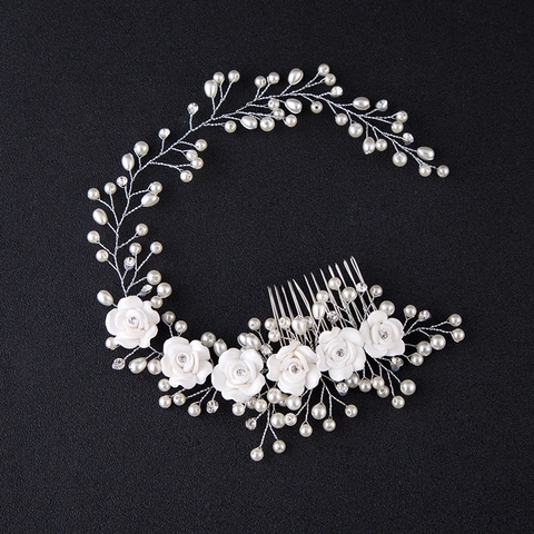 Elegante Pettine per Capelli da Sposa Fatto a Mano Rose in Tessuto Bianco Künstliche Perle Finte Strass Filo Argentato Vigna di Fiori Matrimonio