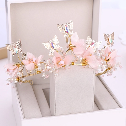 Cerchietto a Corona da Sposa con Fiori e Farfalle in Lega e Strass Rosa Petalo in Chiffon Intrecciato a Mano Tiara per Matrimonio