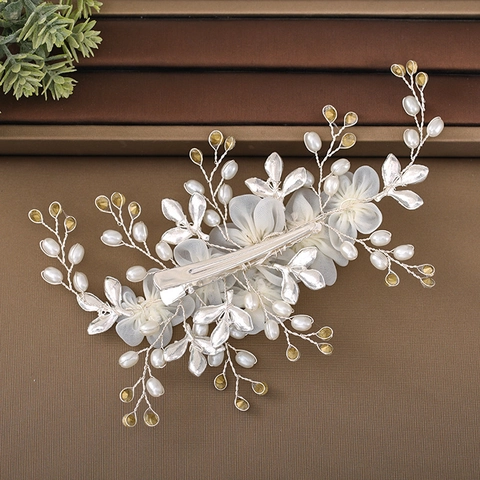 Eleganter Brauthaarkamm Handgefertigter Stoffblumen-Kopfschmuck Künstliche Perlen Strass Hochzeit Haarschmuck Für Damen Party