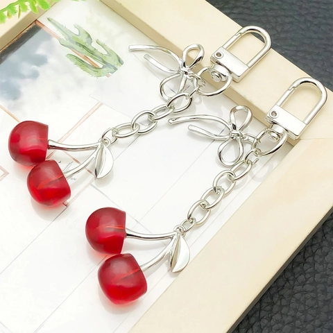Kreativer Kirsch-Schleifen-Schlüsselanhänger Süße Zinklegierung Harz Frucht Taschenanhänger Für Damen Mädchen Mode Schlüsselanhänger Geschenk