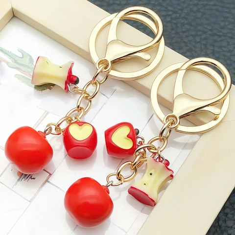 Kreativer Süßer Harz Simulation Roter Herz Apfel Schlüsselanhänger Goldene Legierung Frucht Anhänger Tasche Auto Schlüsselring Geschenk