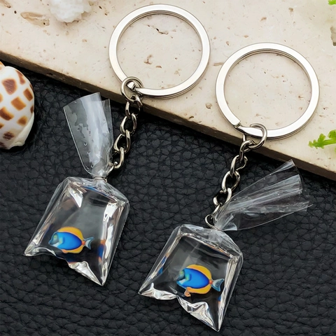 Creative Simulated Bagged Fish Keychain Resin Transparent Water Bag Pendant Tropical Fish Bag Charm For Backpack Car Key Unisex Jewelry Gift