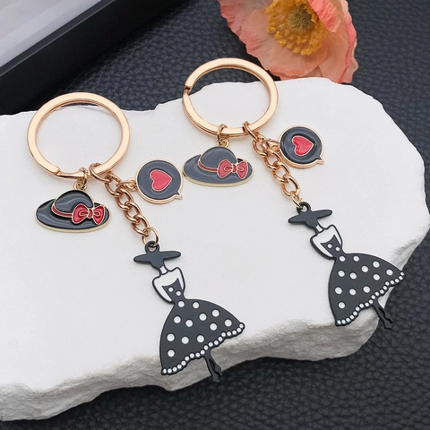 Vintage Dame Polka Dot Kleid Schlüsselanhänger Zinklegierung Emaille Breitkrempiger Hut Herz Anhänger Taschenschmuck Für Damen