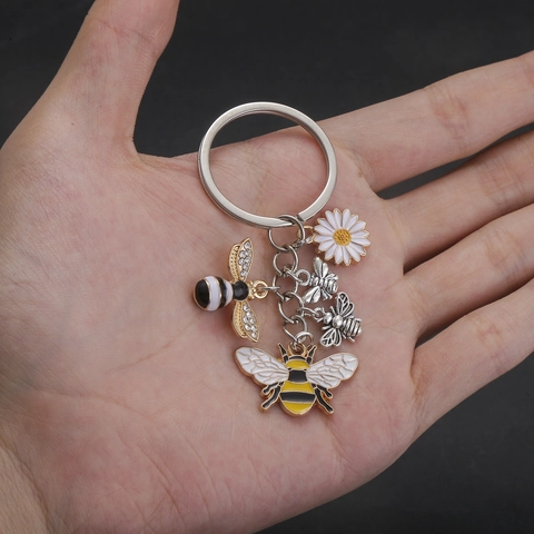 Emaille Biene Gänseblümchen Blume Anhänger Schlüsselanhänger Zinklegierung Strass Eingelegt Tasche Zubehör Für Damen Geschenk