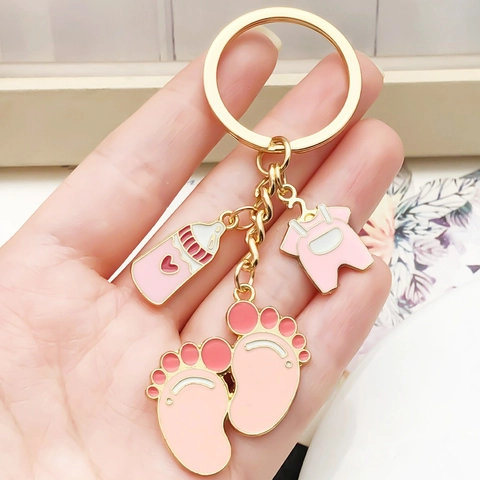 Schattige Tekenfilm Baby Thema Sleutelhanger Roze Blauw Emaille Babyfles Kleding Voetafdruk Hanger Goud Zinklegering Sleutelring Voor Baby Shower Feest Cadeau Tas Accessoires