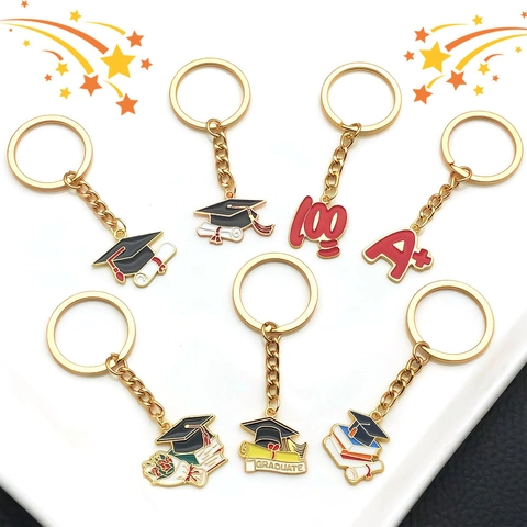 Porte-clés en Métal de la Saison des Diplômes Toque Diplôme Livre Fleur A+ Émail Alliage de Zinc Cadeau Pendentif pour Sac d'École Anneau de Clé