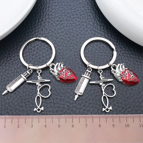 Medizinische Thema Altsilber Zinklegierung Schlüsselanhänger Für Ärzte Krankenschwestern Herz Stethoskop Spritze Krankenwagen Schmuck