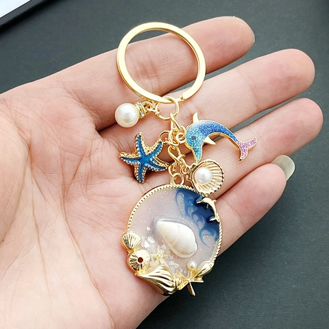 Ocean Theme Keychain Resin Round Pendant With Shell Artificial Pearl Starfish Dolphin Gold Alloy Bag Charm Coastal Marine Style