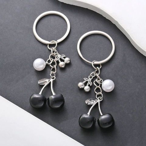 Dolce Portachiavi a Ciliegia Con Perla Artificiale Ciondolo a Ciliegia in Resina Lega di Zinco Anello Metallico Ciondolo per Borsa