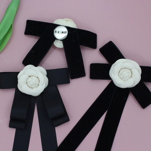 Broche de Lazo de Camelia Elegante para Mujer Vintage Negro Blanco Tela Flor Cinta Corsage Trajes Suéteres Accesorios Alfileres