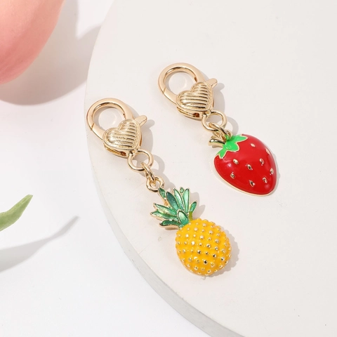 Portachiavi in Lega Frutta Fragola Ananas per Donna Simpatico Animale Coccinella Ciliegia Ciondolo per Borsa Chiusura a Cuore Strass Smalto