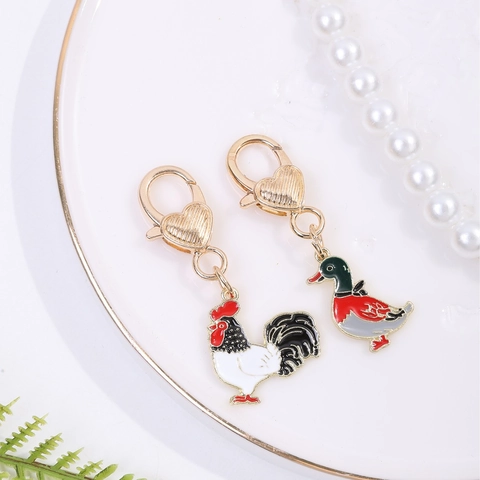 Porte-clés Vintage en Alliage de Zinc Émaillé Coq Canard Pendentif de Sac Animal Porte-clés Décoratif Avec Fermoir Cœur Cadeau