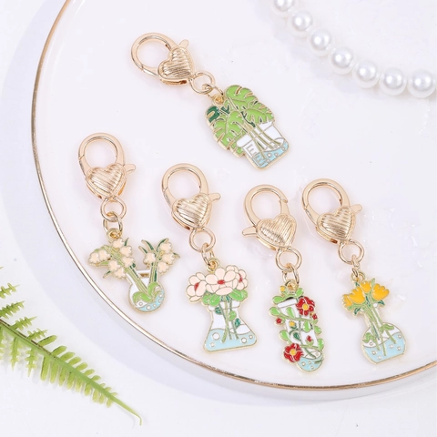 Fresh Floral Metal Enamel Keychain Heart Clasp Tulip Monstera Lily Of The Valley Rose Vase Bag Charm Pendant Accessory