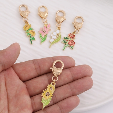 Emaille Blumen Schlüsselanhänger Sonnenblume Rose Lilie Anhänger Zinklegierung Taschenanhänger Gold Herzverschluss Mode Schmuck Geschenk