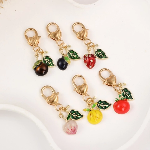Creatieve 3D Fruit Sleutelhanger Hanger Zinklegering Emaille Aardbei Citroen Perzik Vorm Tas Bedeltje Ornament Vrouwen Cadeau