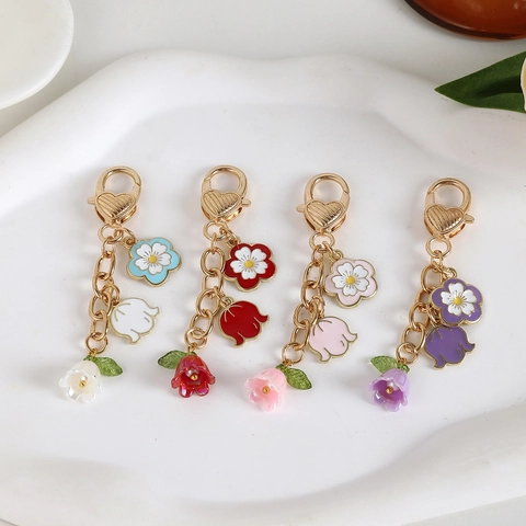 Elegant Lily Of The Valley Flower Keychain Alloy Enamel Daisy Pendant Heart Clasp Bag Charm Floral Keychain For Women Gift