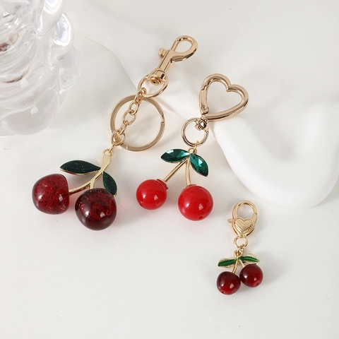Zinklegering Hars Kers Sleutelhanger Voor Dames Creatieve Fruitvorm Tas Hanger Goud Strass Kers Auto Decoratie Cadeau