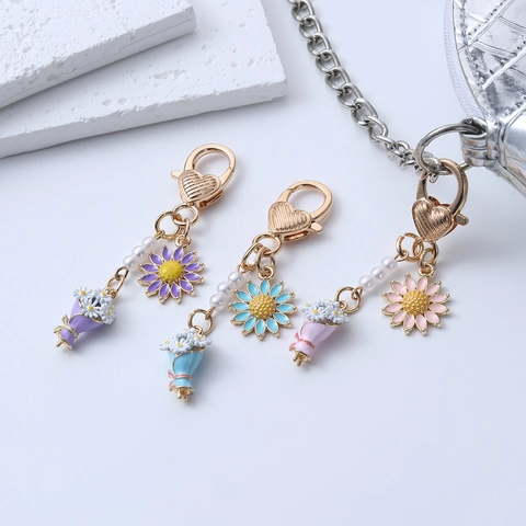 Portachiavi Creativo in Lega Bouquet di Margherite Con Finta Perla Artificial Gancio a Cuore Ciondolo Borsa Dolce per Donna