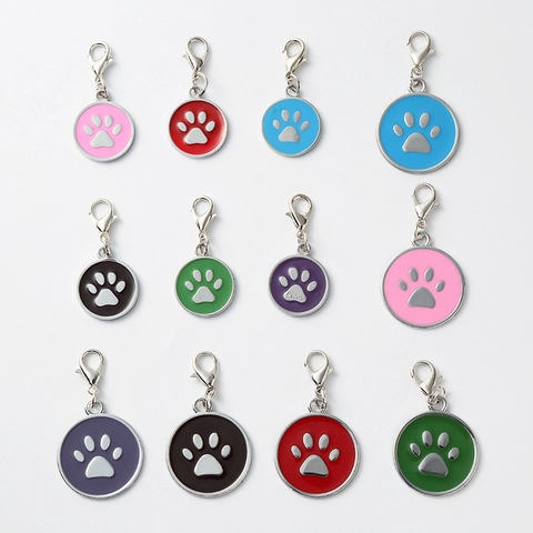 Medaglietta Identificativa Tonda in Lega con Chiusura a Moschettone Ciondolo Smaltato con Zampa per Collari Cani Gatti