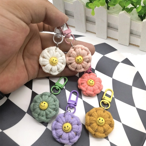 Handgefertigter Gewebter Blumen Schlüsselanhänger Mit Smiley Gesicht Baumwollseil Floral Taschenanhänger Für Damen Mädchen Rucksack Zubehör