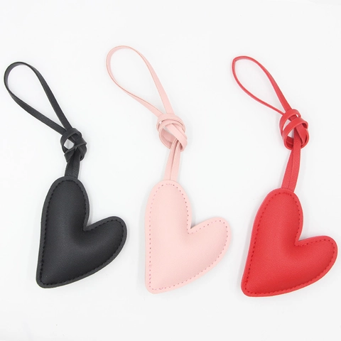 Portachiavi in Pelle PU a Forma di Cuore Pendente per Borsa in Similpelle con Cuciture Decorazione Appesa per Auto Donna Regalo